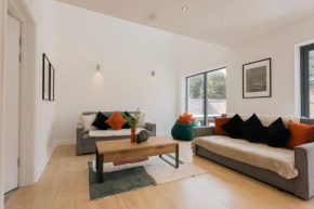 Central Cambourne Place Retreat
